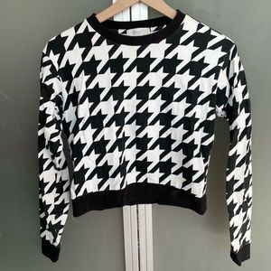 Cropped houndstooth crew